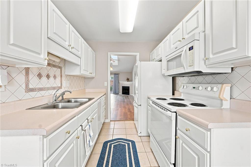 716 Wynbrook Square Lane Property Photo 25