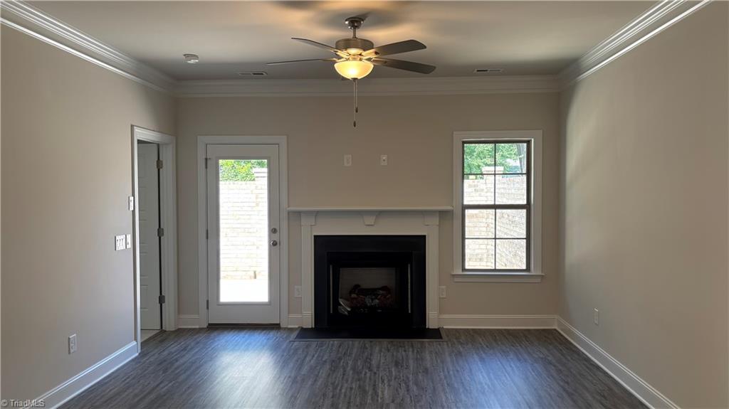1042 Beechcraft Drive Property Photo 4