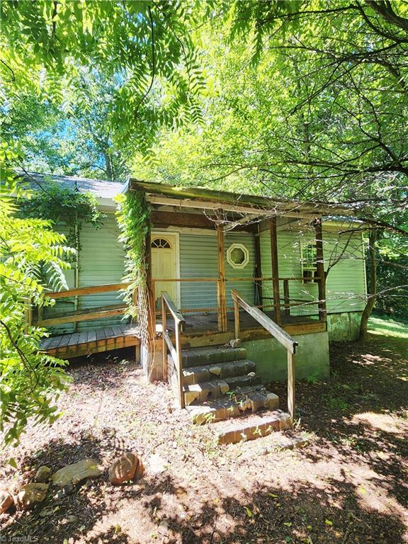 6615 Flint Hill Road Property Photo 1