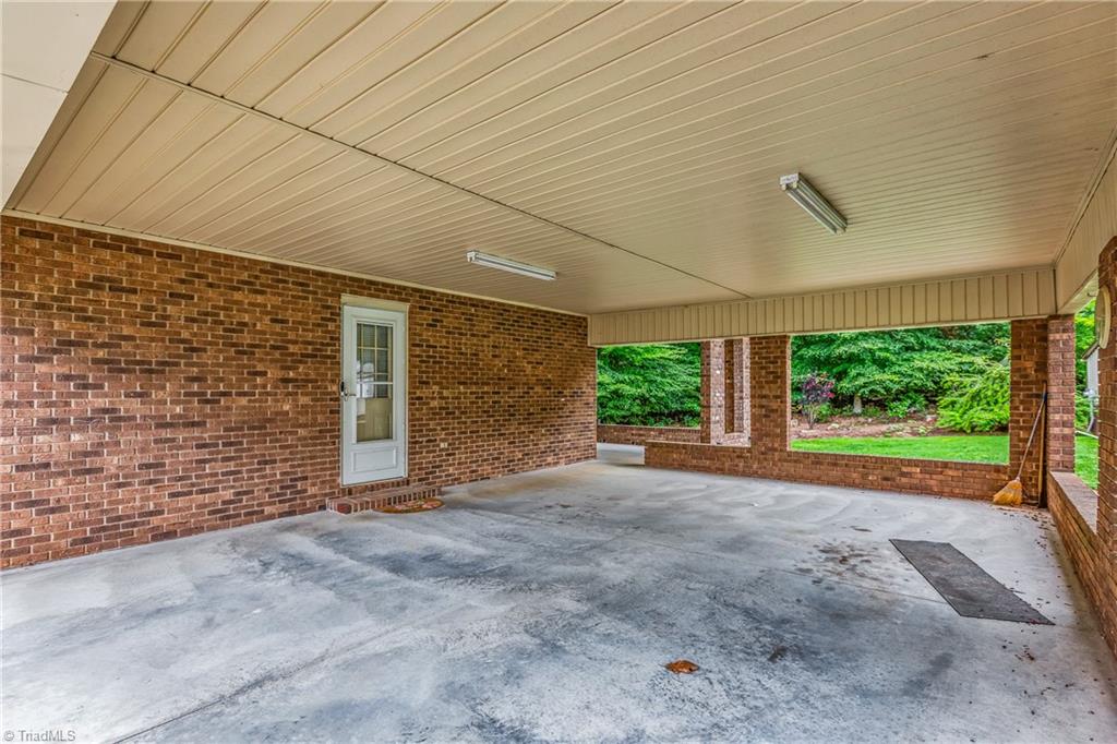 7545 Grapevine Road Property Photo 4