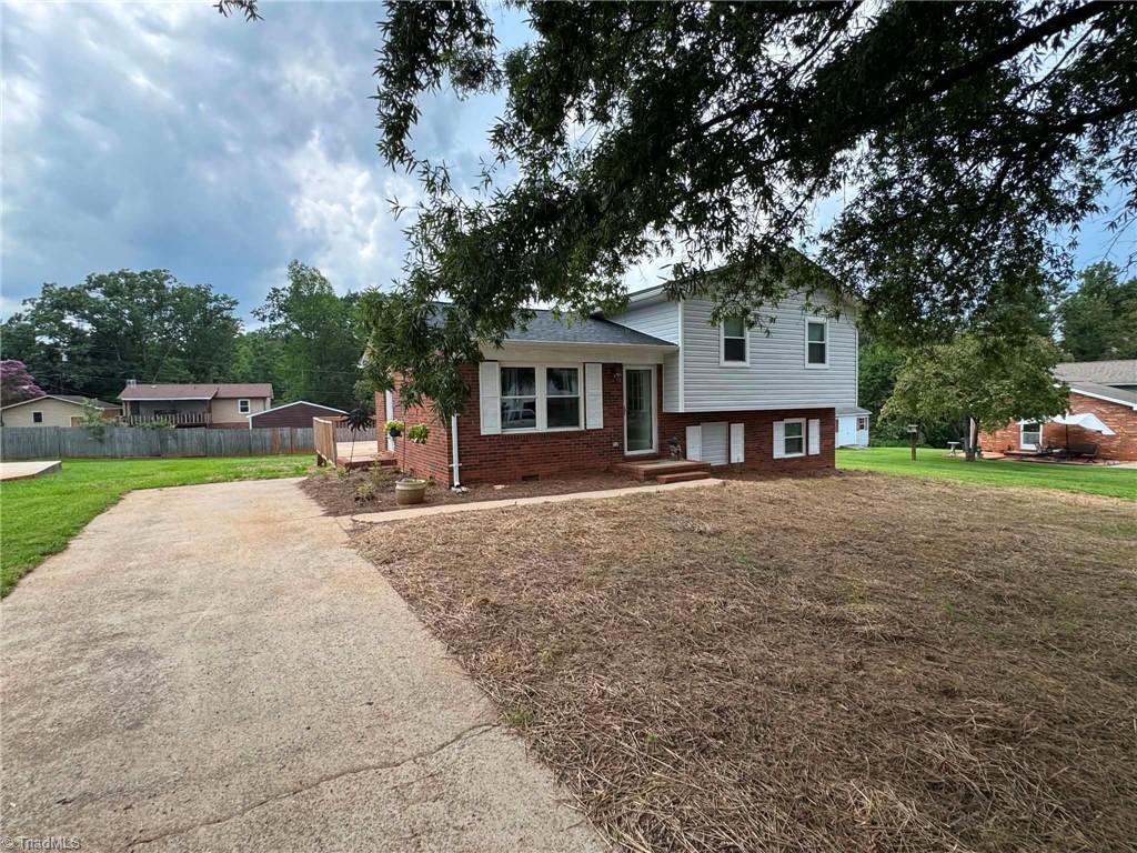 115 Robert Drive Property Photo 3