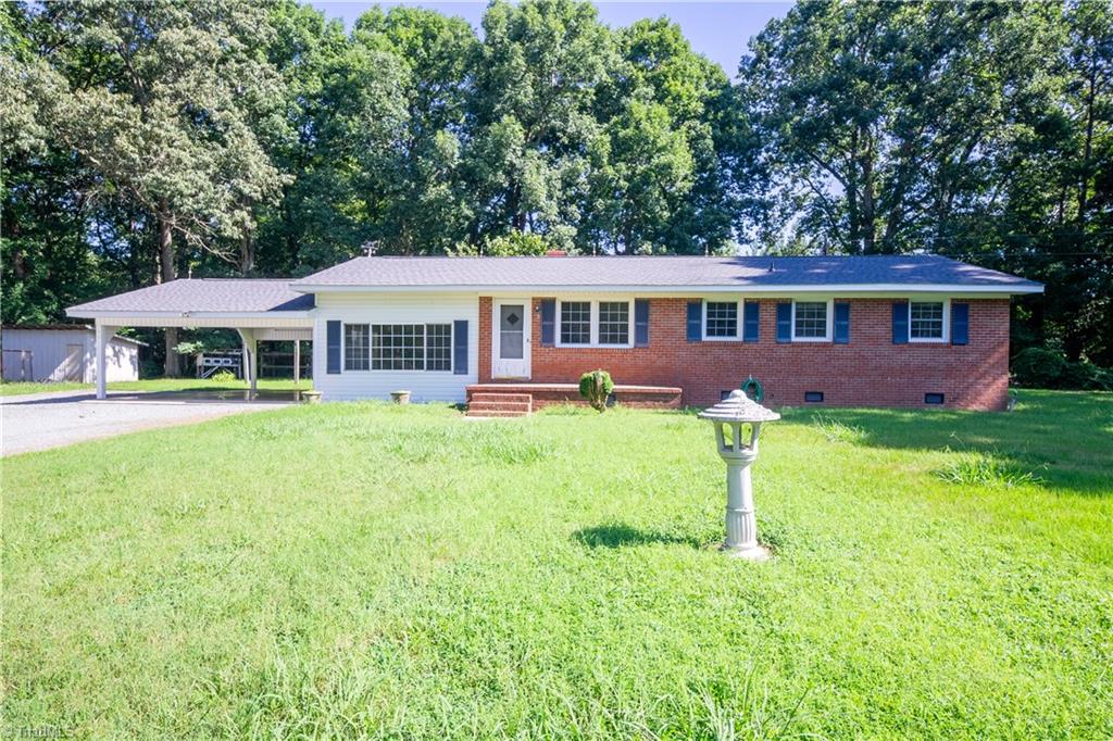 942 Clyde Underwood Road Property Photo 1