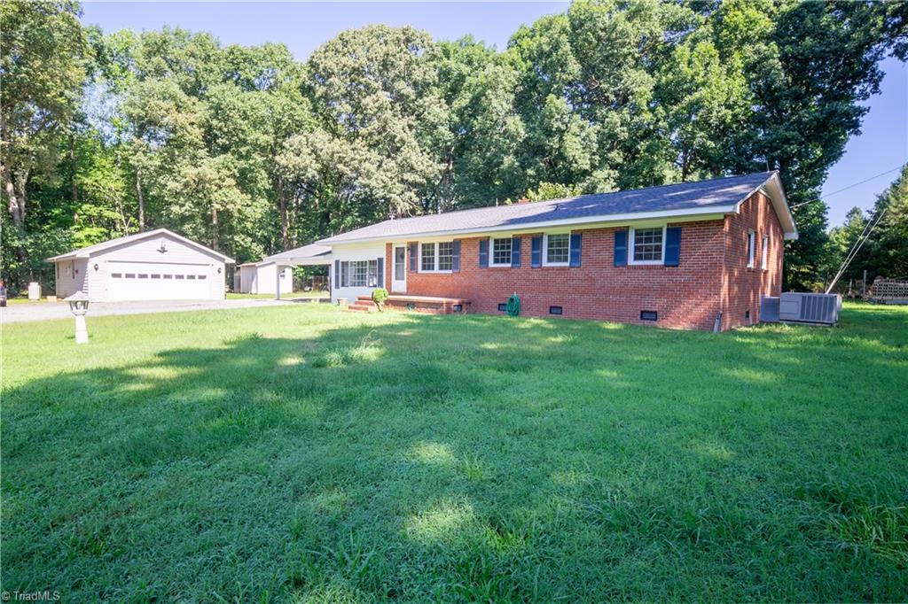 942 Clyde Underwood Road Property Photo 1