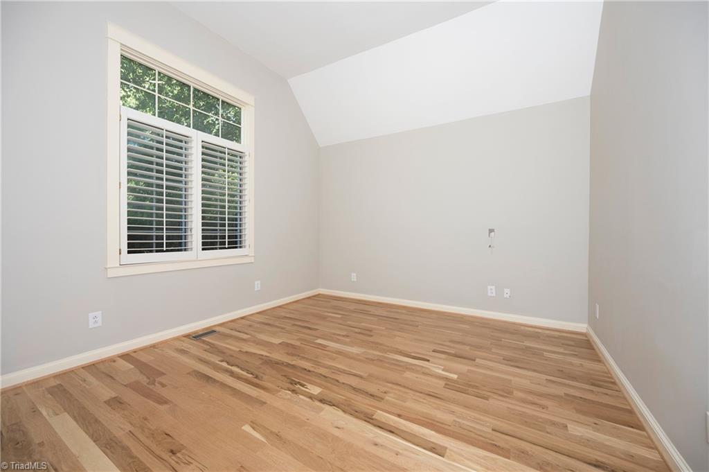 119 Linden Place Property Photo 19