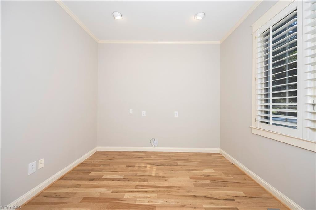 119 Linden Place Property Photo 31