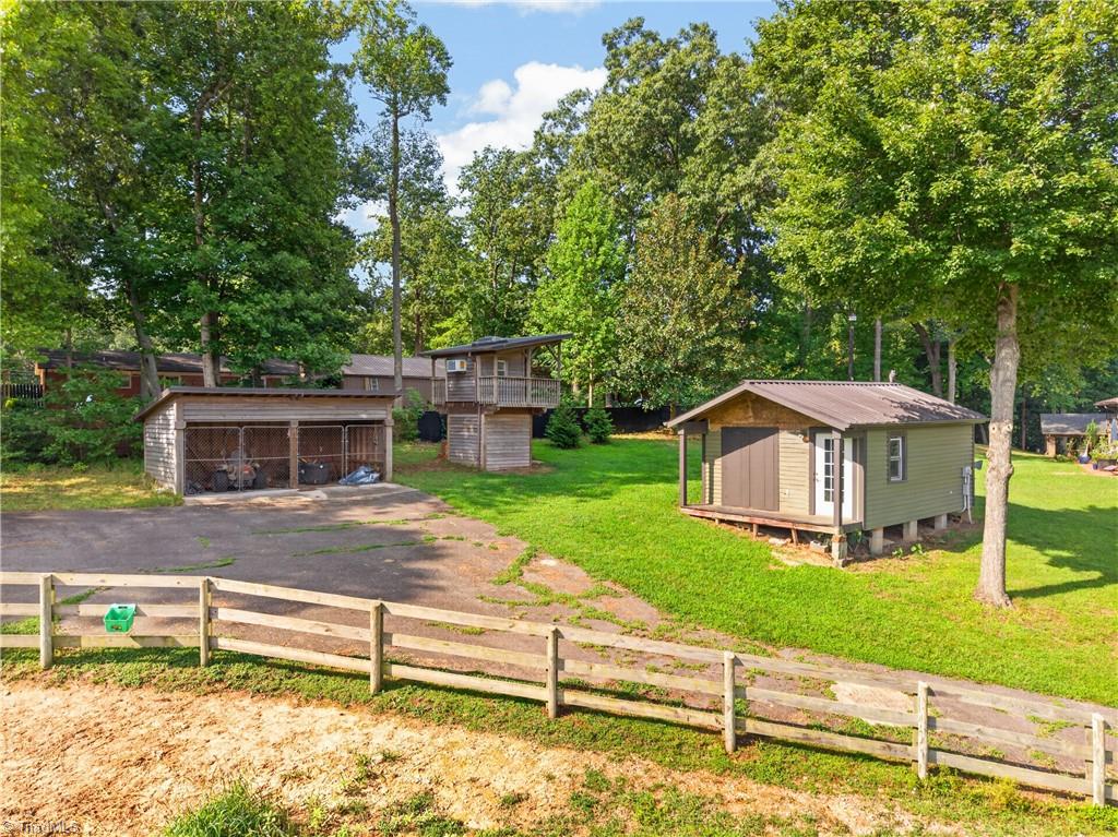 1941 Oak Drive Property Photo 6