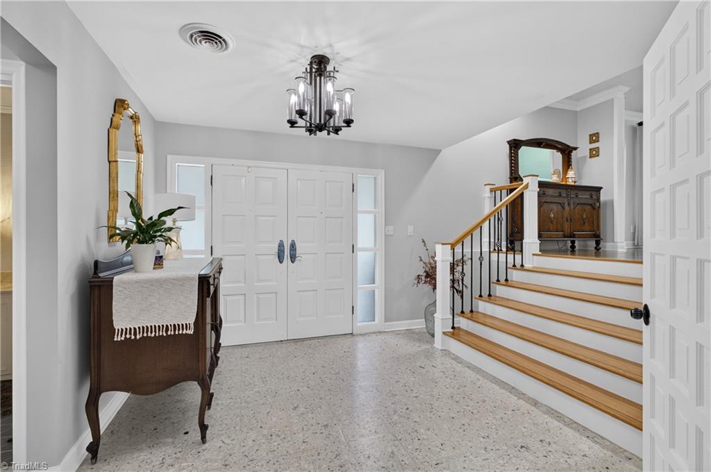 1941 Oak Drive Property Photo 7