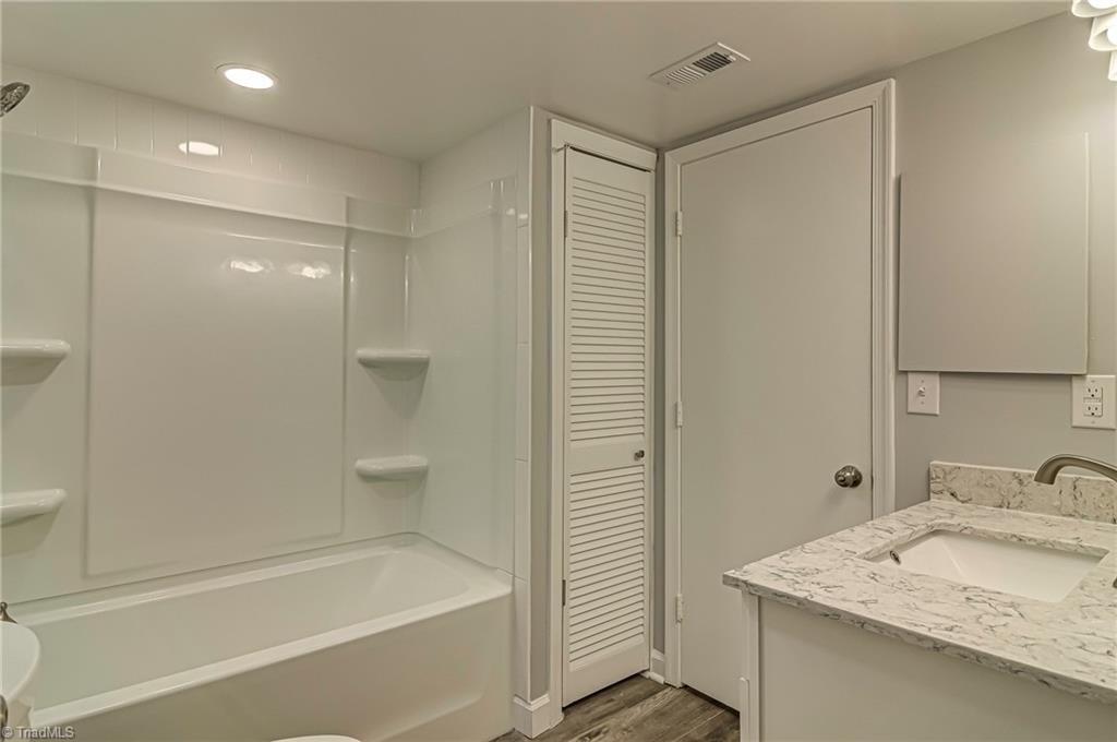 1518 Benjamin Parkway # D Property Photo 22