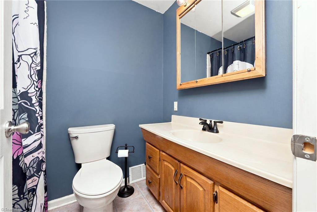 907 Sparta Road Property Photo 16