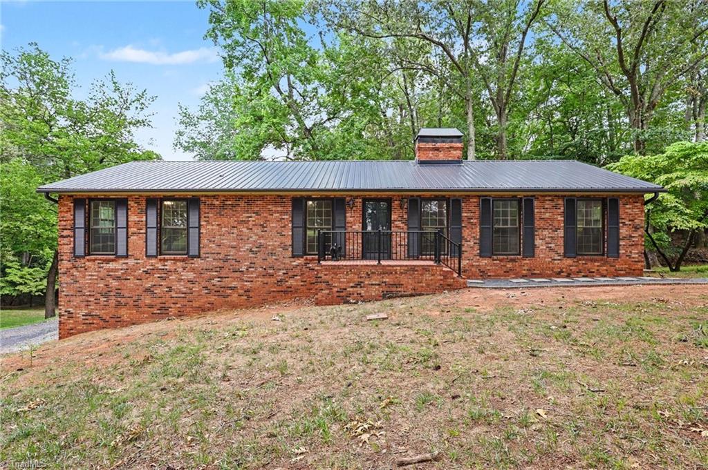 3318 Oak Ridge Road Property Photo 1