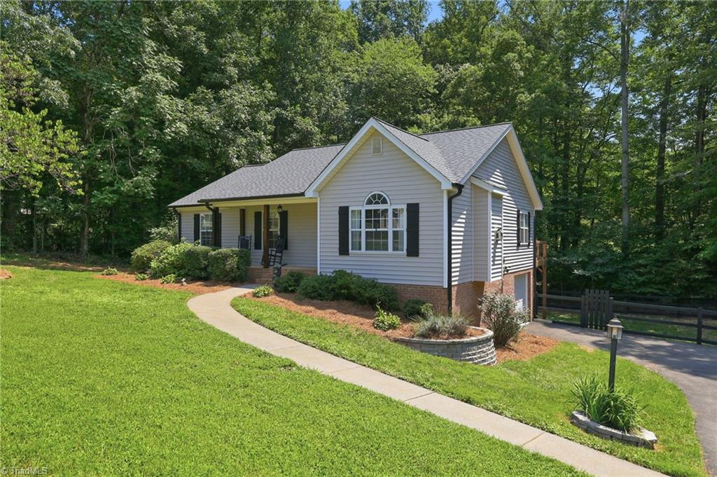 1035 Trinity Place Road Property Photo 1