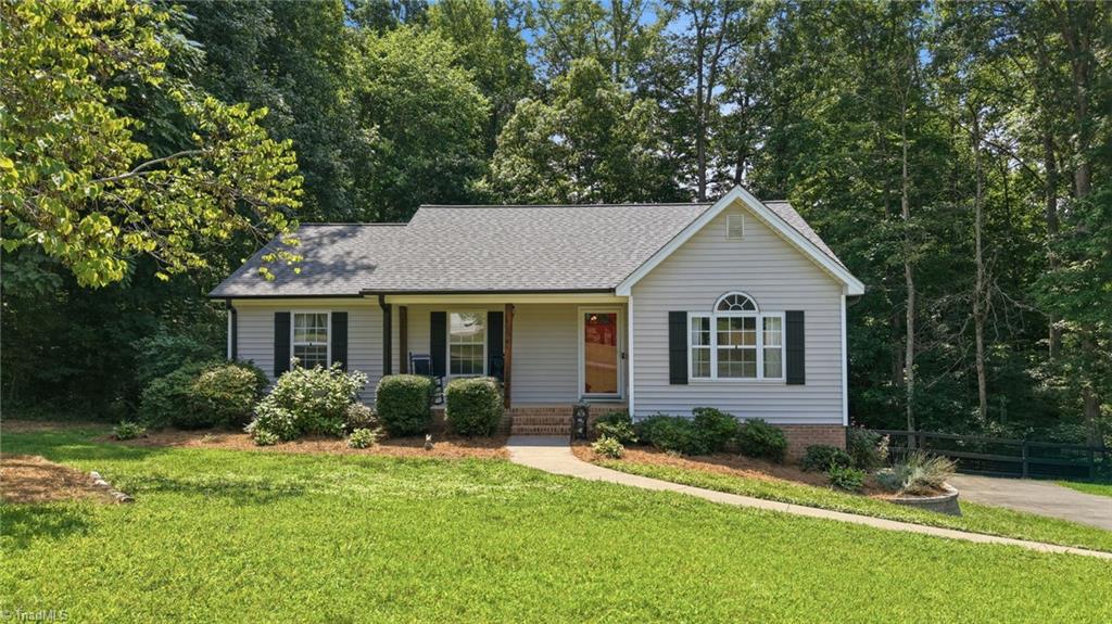1035 Trinity Place Road Property Photo 2