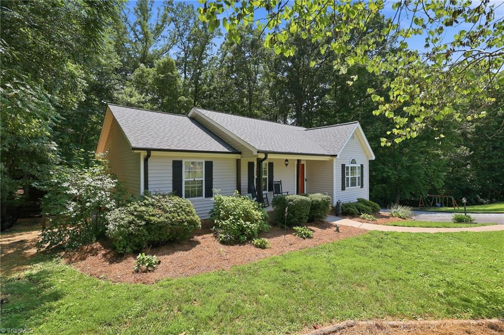 1035 Trinity Place Road Property Photo 3