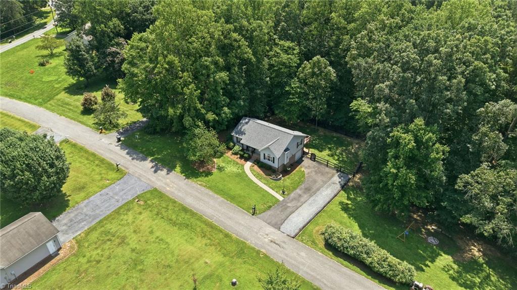 1035 Trinity Place Road Property Photo 4