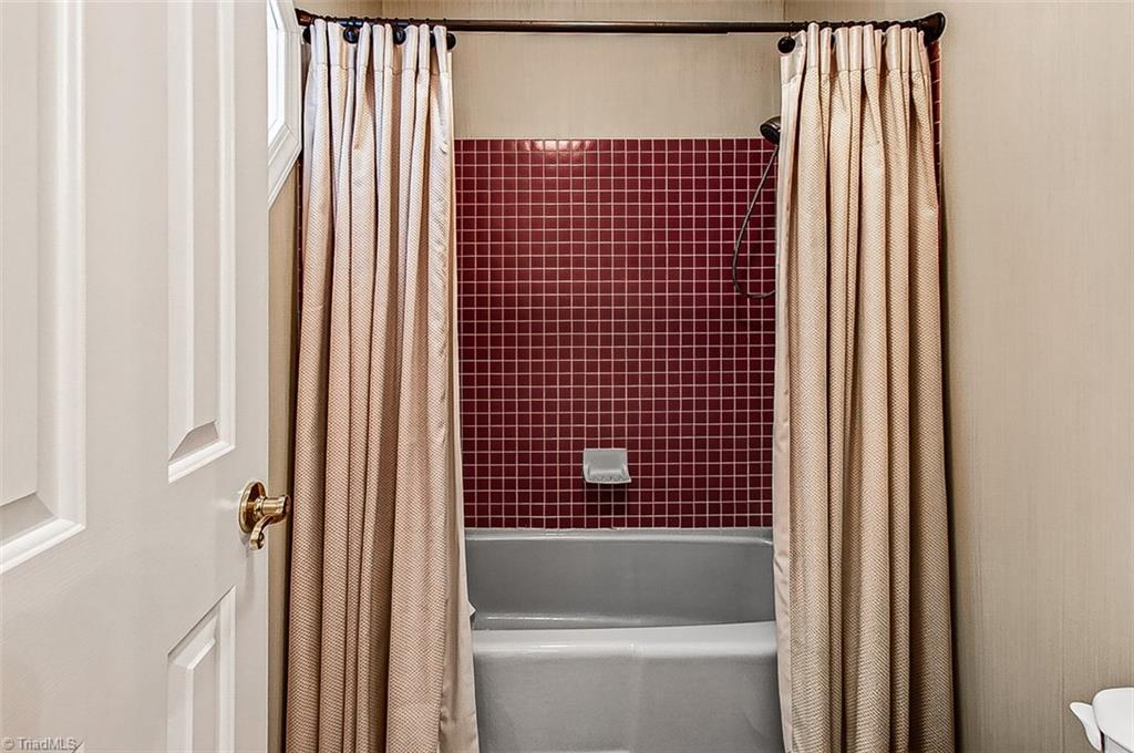 2052 Northmont Drive Property Photo 34