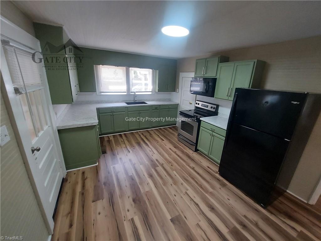 901 Old Thomasville Road Property Photo 2