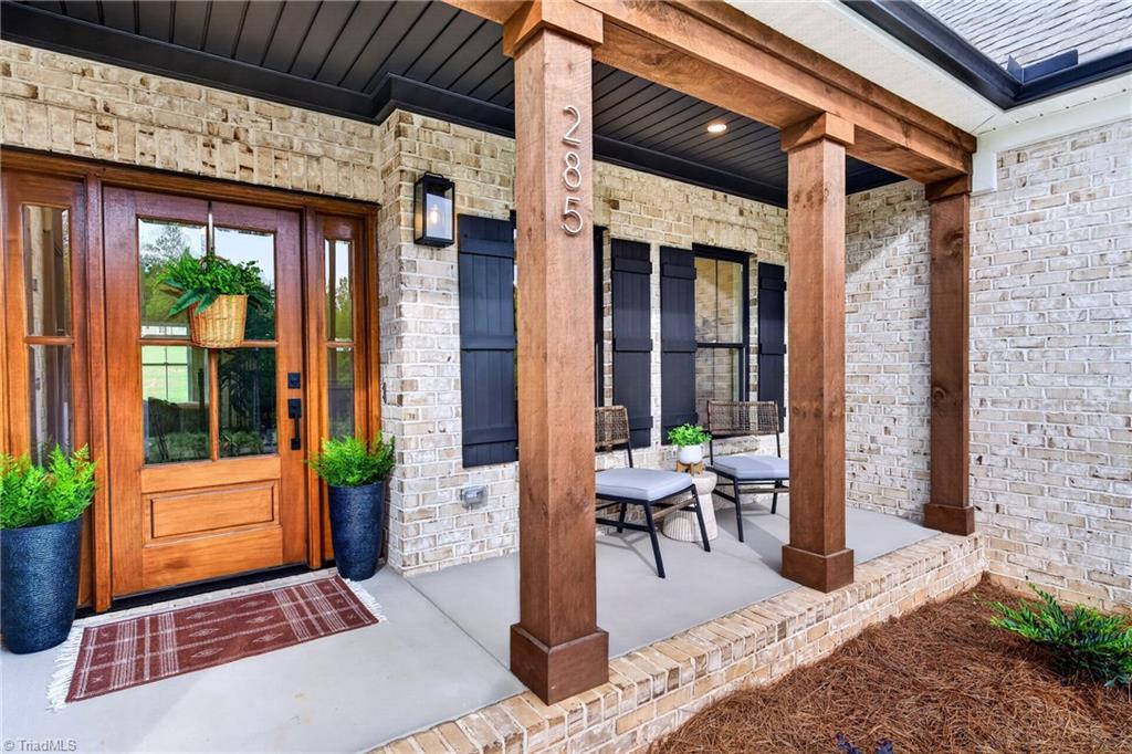 285 Cricket's Run Property Photo 4