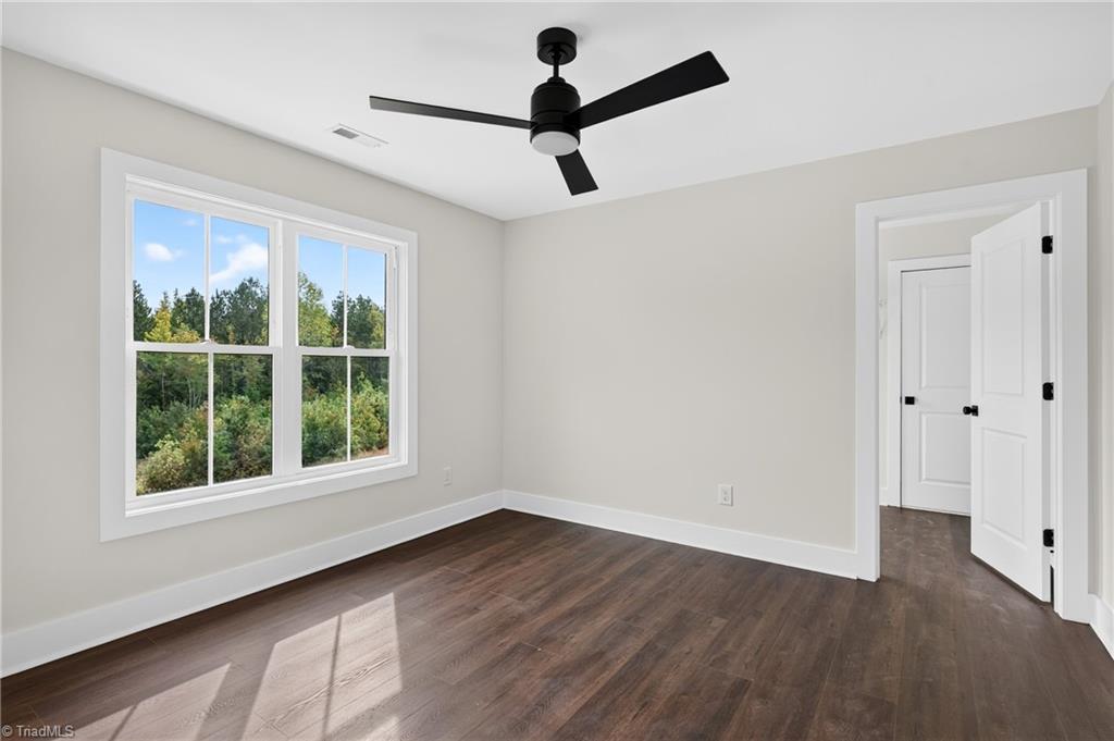 285 Cricket's Run Property Photo 32
