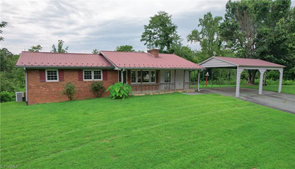 1106 Bob Mabe Road Property Photo 1