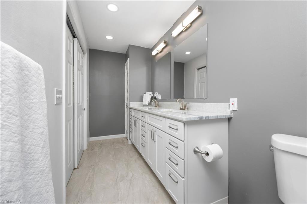 3860 Huntingreen Lane # C Property Photo 15