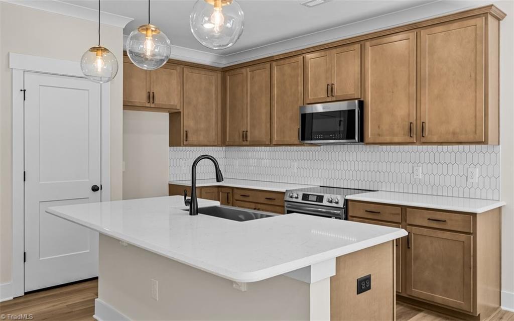 5205 Maple Blossom Trail Property Photo 18