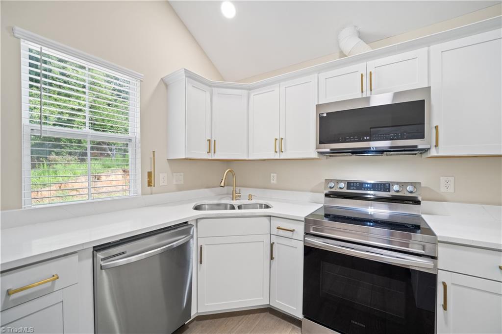 3101 Hickory Ridge Drive Property Photo 8