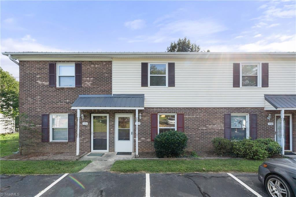 360 Cedarbrook Court Property Photo 1