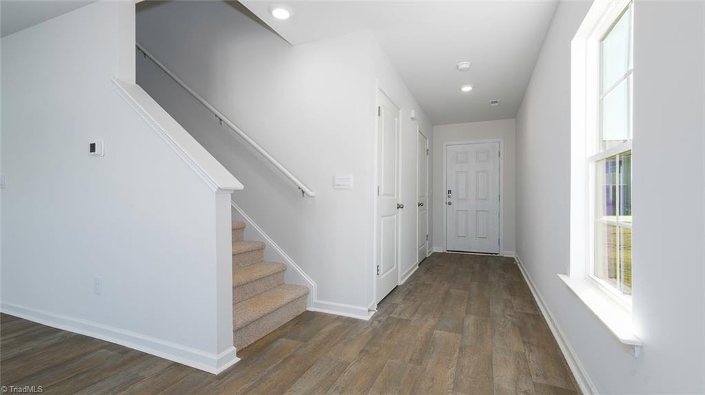 6276 Ashton Woods Lane Property Photo 6