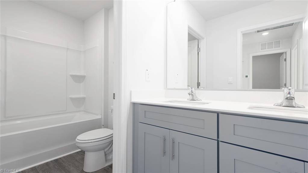 6276 Ashton Woods Lane Property Photo 14