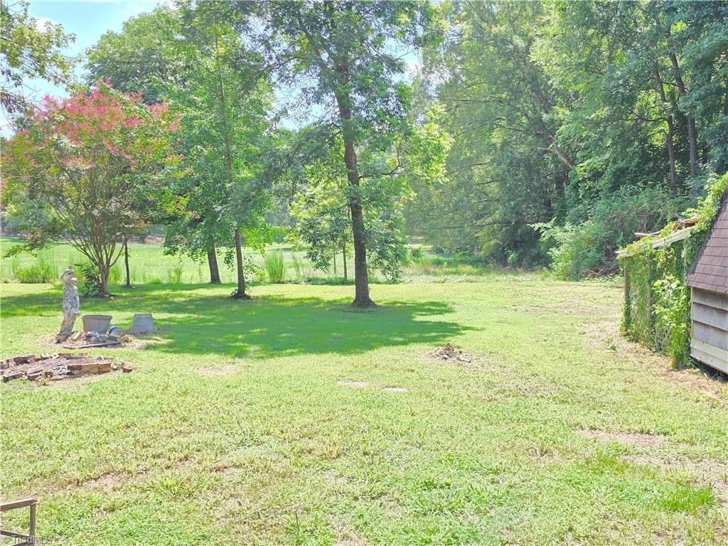 1520 Nc Highway 62 E Property Photo 4