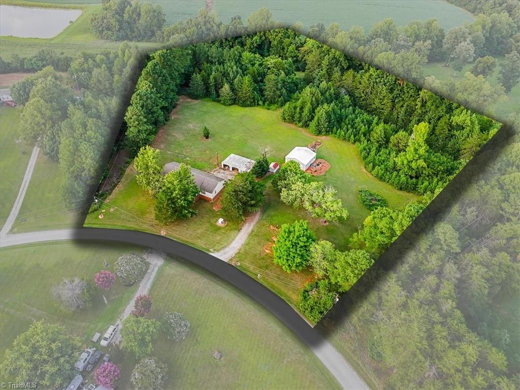 471 Guilrock Lane Property Photo 3