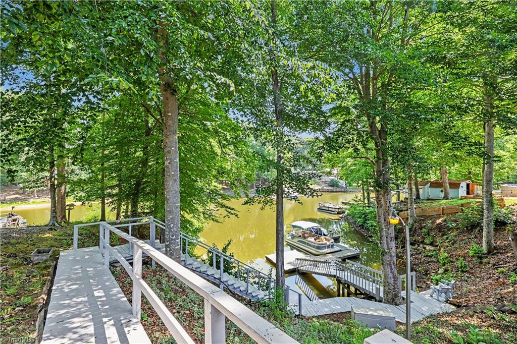 1030 Riverview Road Property Photo 3