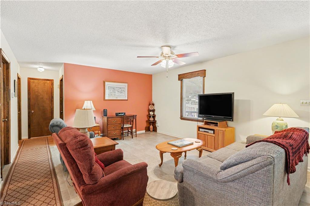 1030 Riverview Road Property Photo 10