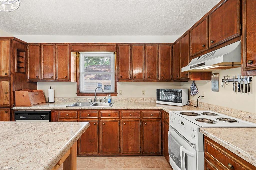 1030 Riverview Road Property Photo 14