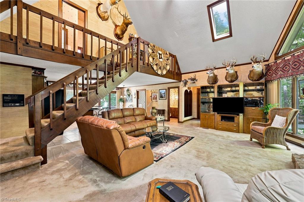 4401 Oakview Drive Property Photo 8