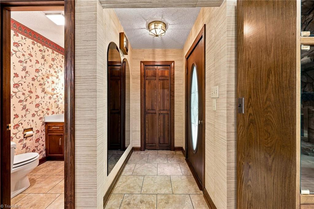 4401 Oakview Drive Property Photo 9