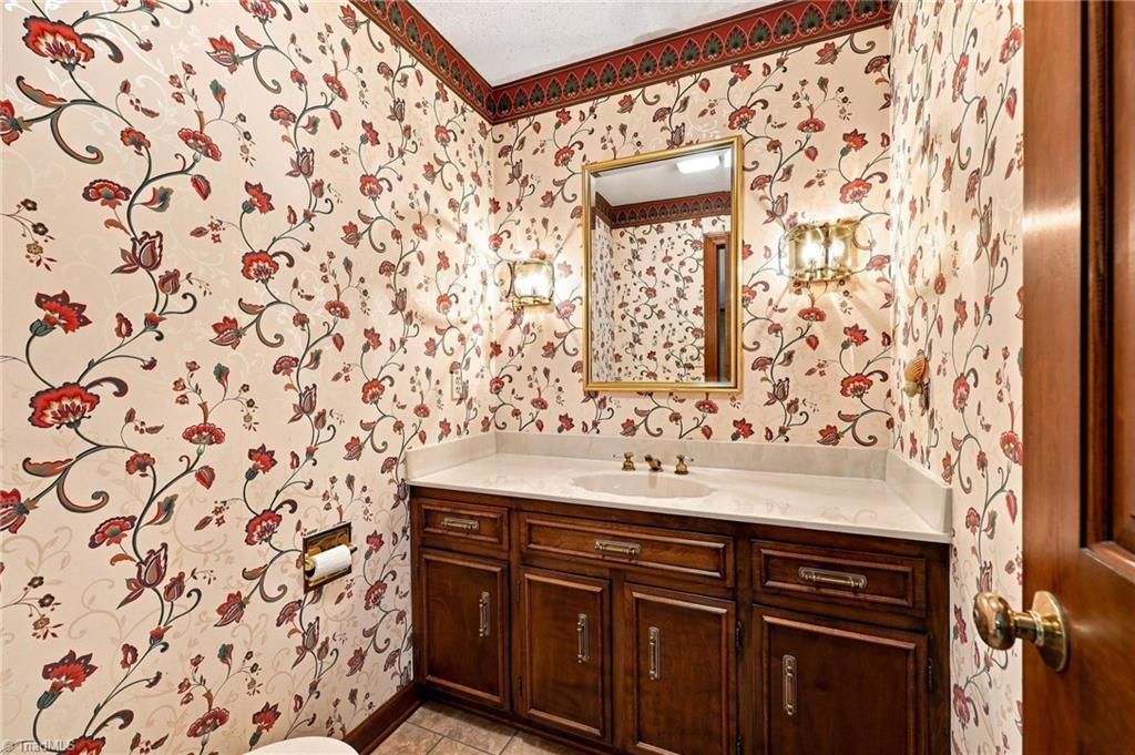 4401 Oakview Drive Property Photo 10