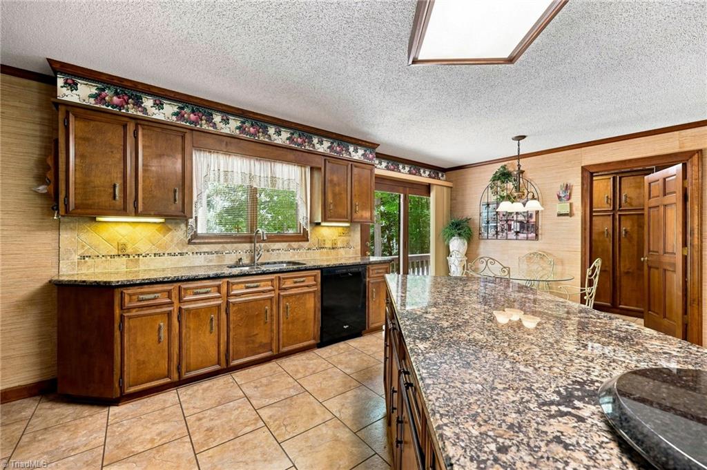 4401 Oakview Drive Property Photo 14