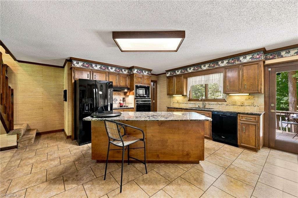 4401 Oakview Drive Property Photo 15