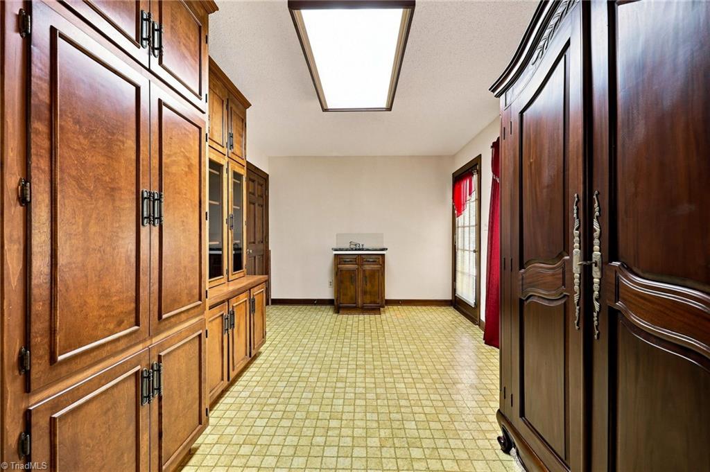 4401 Oakview Drive Property Photo 18