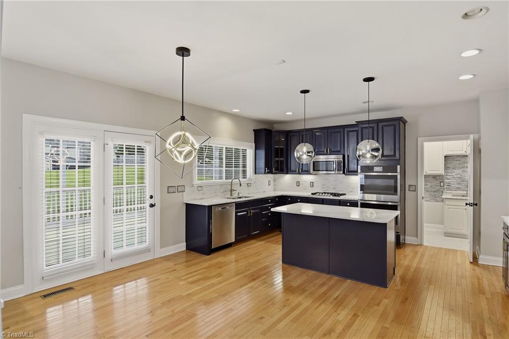 5012 Weatherstone Drive Property Photo 12