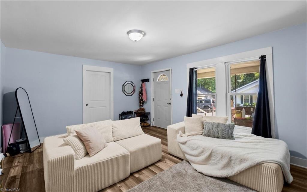 1207 Vernon Place Property Photo 3