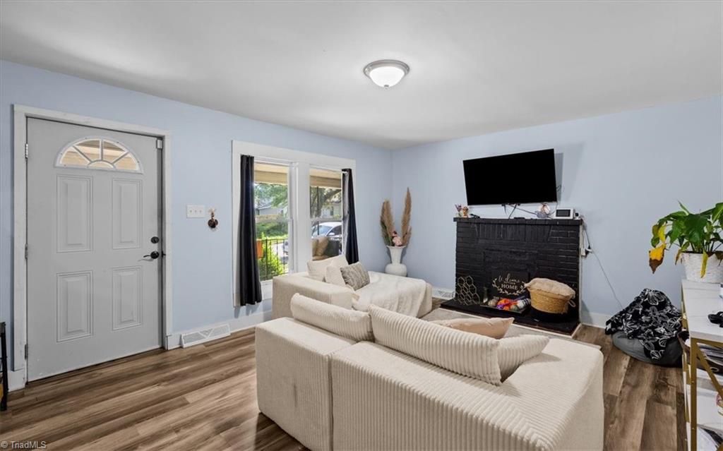 1207 Vernon Place Property Photo 4