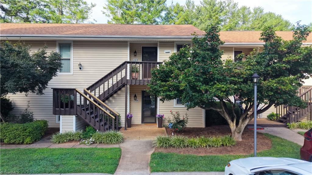 208 Driftwood Lane Property Photo 1
