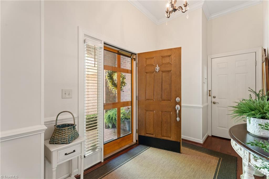 237 Village Green Square Property Photo 5