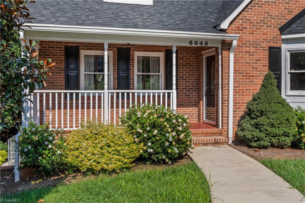 6045 Stone Bluff Drive Property Photo 2
