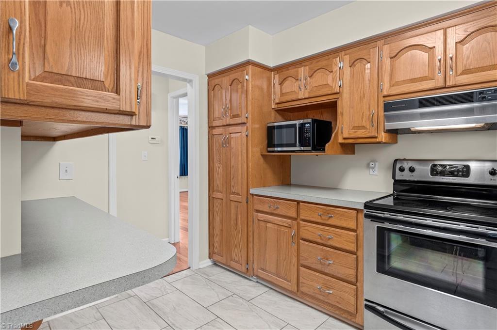 6045 Stone Bluff Drive Property Photo 18