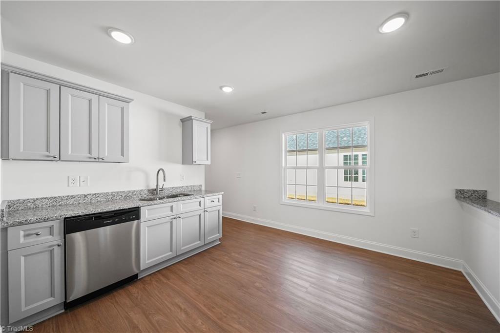 1129 Kenly Street Property Photo 14