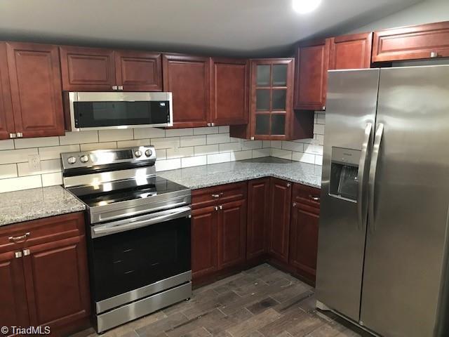 246 Oakland Drive Property Photo 8