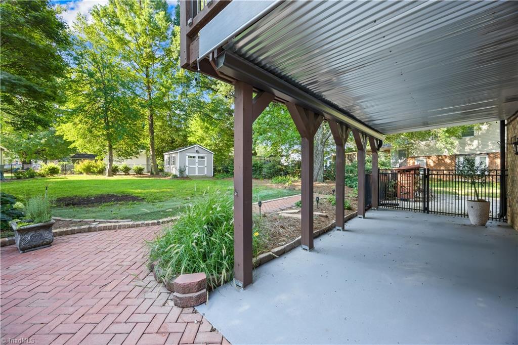 2438 Edgewood Avenue Property Photo 37